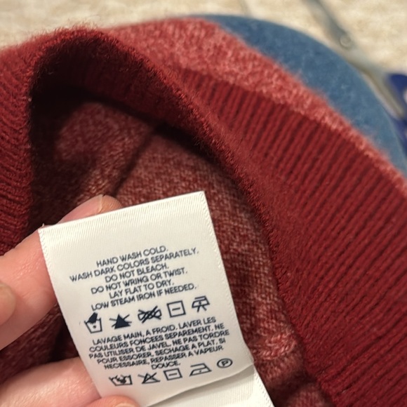 Lands End 100% Cashmere v-neck pullover sweater Size L 42-44 - Picture 6 of 6